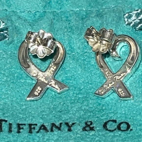 Preloved Tiffany earrings 925 silver excellent condition comes with dust bag - Picture 2 of 6